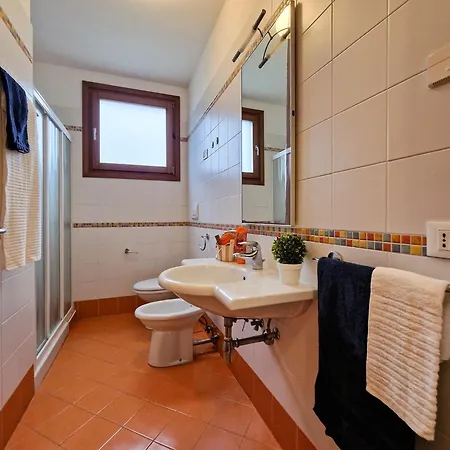 Beautiful Flat In With Pool Μπιμπιόνε