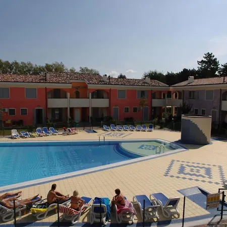 Beautiful Flat In With Pool *