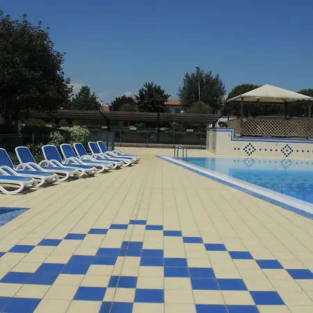 Beautiful Flat In With Pool