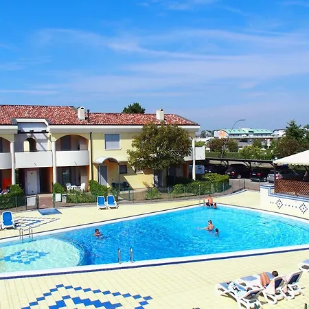 Beautiful Flat In With Pool * Μπιμπιόνε