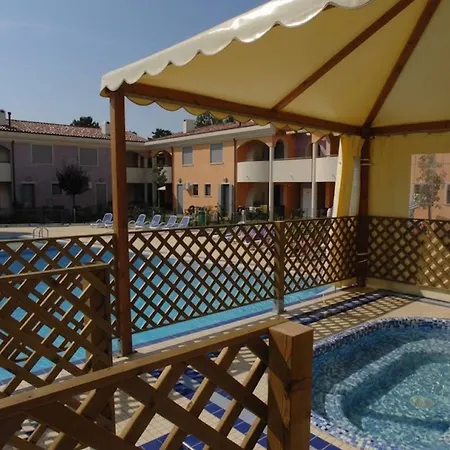 Beautiful Flat In With Pool Διαμέρισμα *